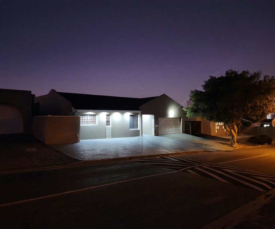 4 Bedroom Property for Sale in West Beach Western Cape